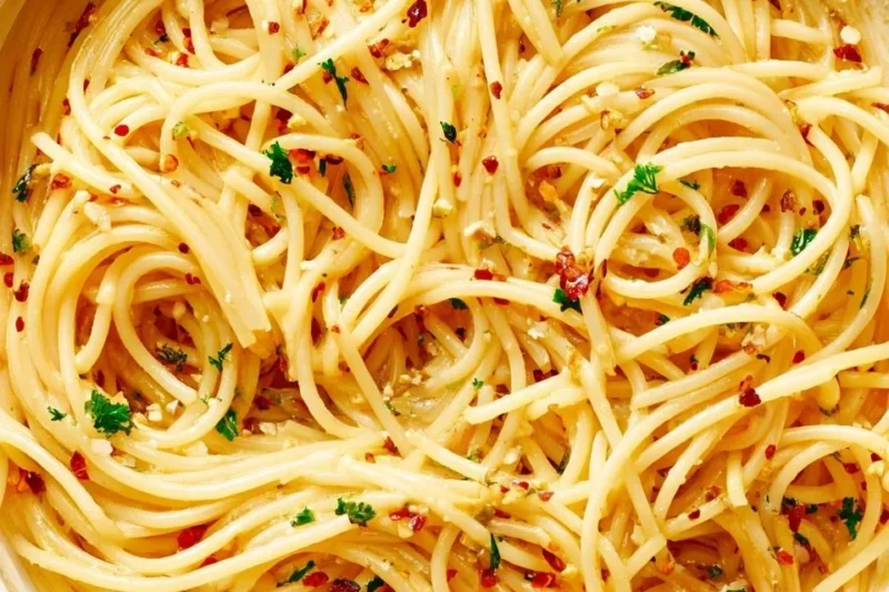 Spaghetti with Garlic and Oil